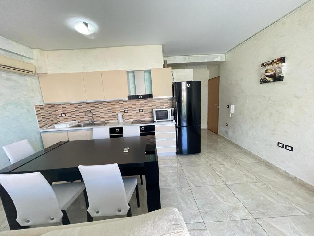 1-Stunning Sea View Apartments! Саранда Екстер'єр фото